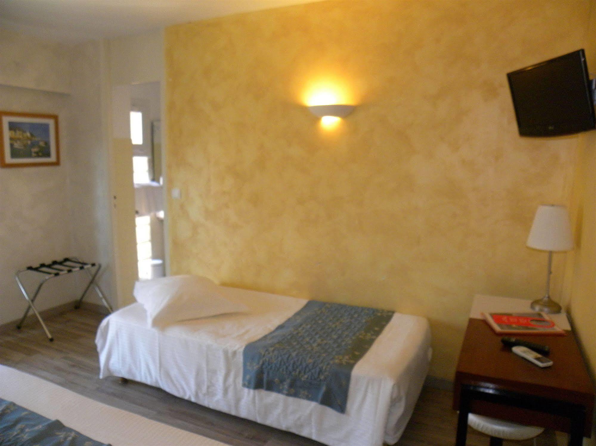 Anglade Hotel